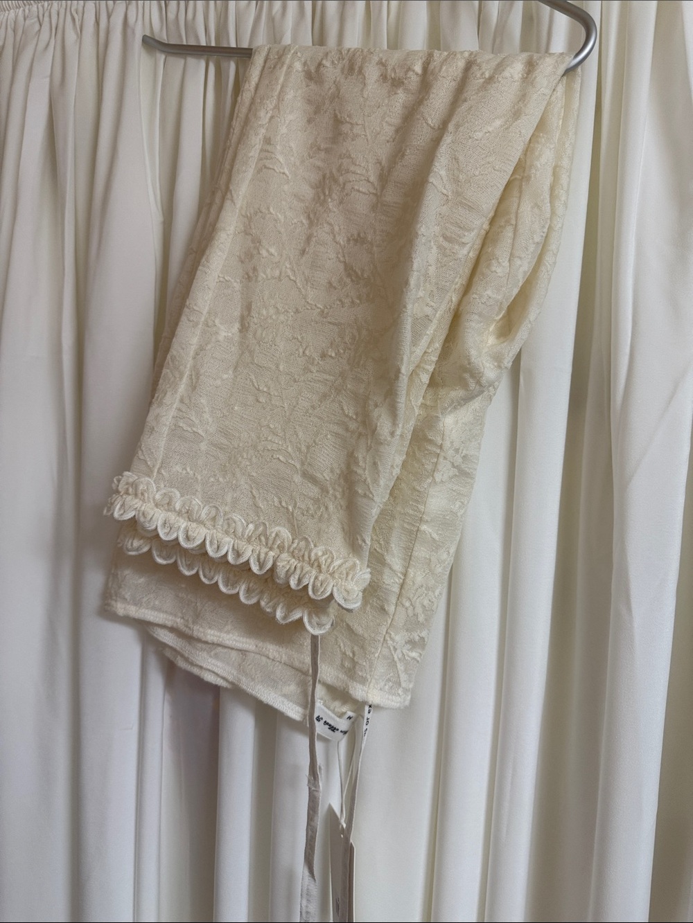 lace poem capri - white
